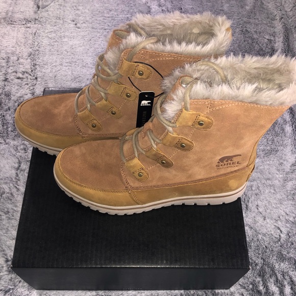 explorer joan winter boot